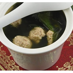 裙帶菜汆丸子湯