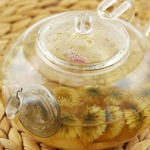 菊花玫瑰花果茶—伏天出汗請補水