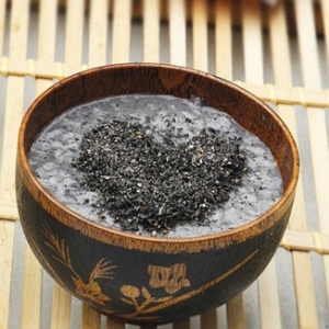 黑芝麻粥—補(bǔ)肝腎，益精血，潤腸燥