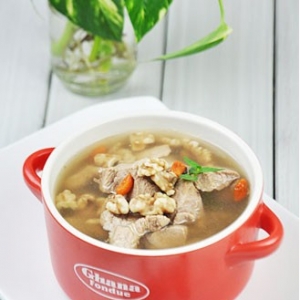 滋補(bǔ)羊肉湯—冬令補(bǔ)品