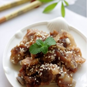 從小就愛吃的經(jīng)典味道-蜜而不膩的微波糖醋小排骨
