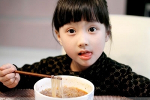 懂得孩子心理 六招讓瘦孩子愛(ài)上吃飯