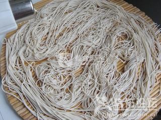 蔥油羊肉拌面的做法步驟：10