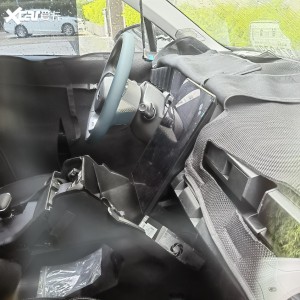 疑似吉利全新SUV內(nèi)飾曝光 大尺寸豎屏