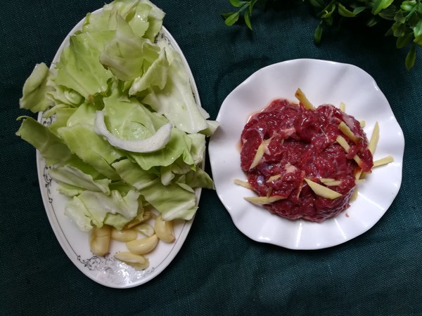 牛肉炒包菜的步驟