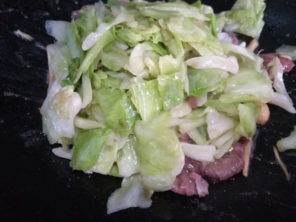 牛肉炒包菜的步驟