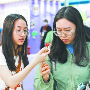 ���潛(j��ng)������ ��w�rֵ�˄��µġ��옷���M��